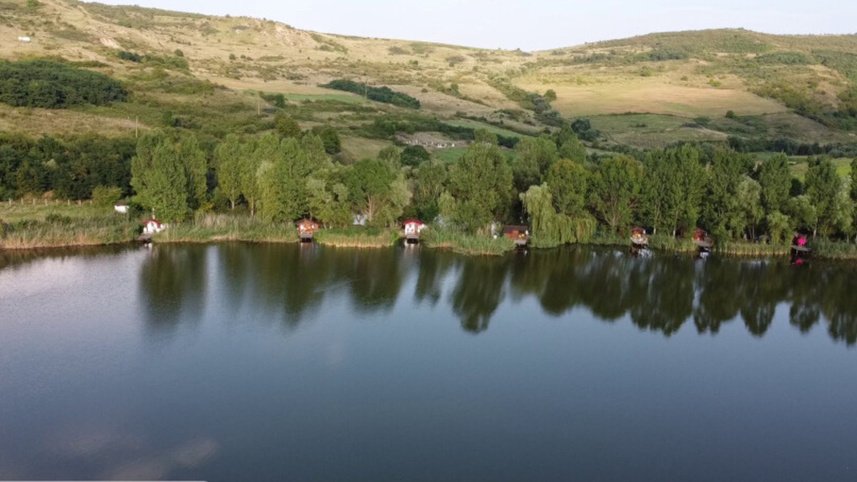 Lac Brateni